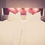 آم أوغستينربلاتز فندق 4*