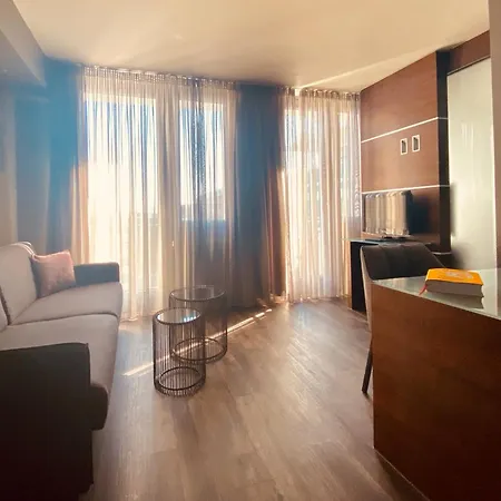 Am Augustinerplatz 4*