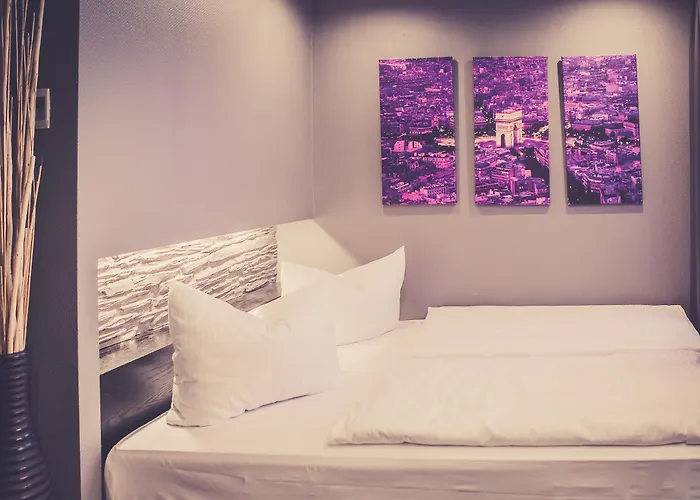 Am Augustinerplatz 4* Cologne