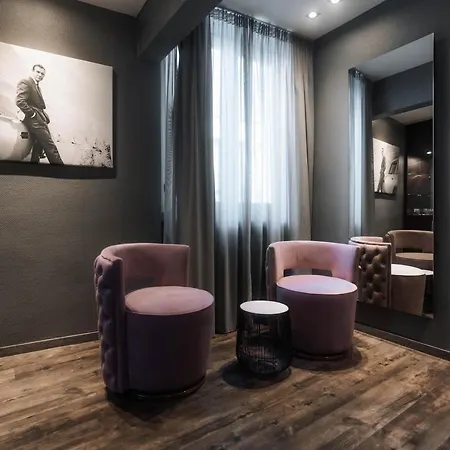 Am Augustinerplatz Otel 4*