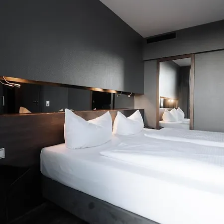 Otel Am Augustinerplatz Köln