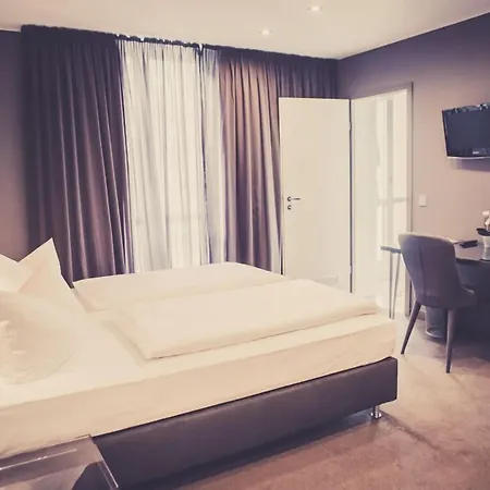 Am Augustinerplatz 4* Кёльн