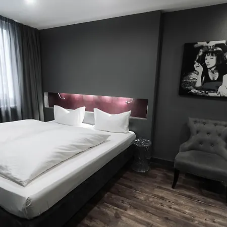 Am Augustinerplatz 4*