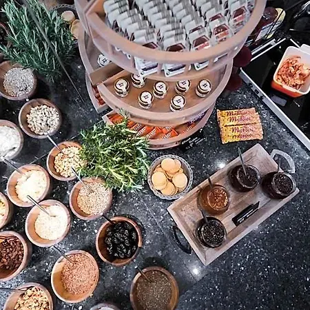 آم أوغستينربلاتز فندق 4*
