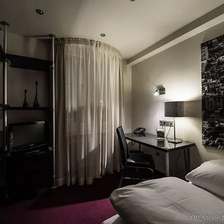 Am Augustinerplatz 4* Кёльн