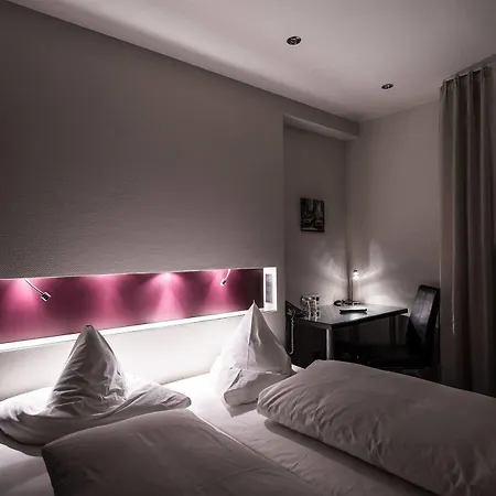 Otel Am Augustinerplatz Köln