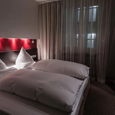 Otel Am Augustinerplatz Köln
