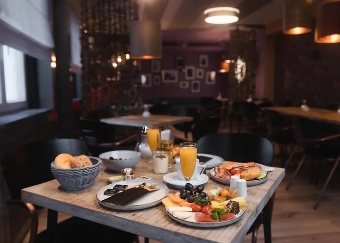 アム アウグスティナープラッツ 4*