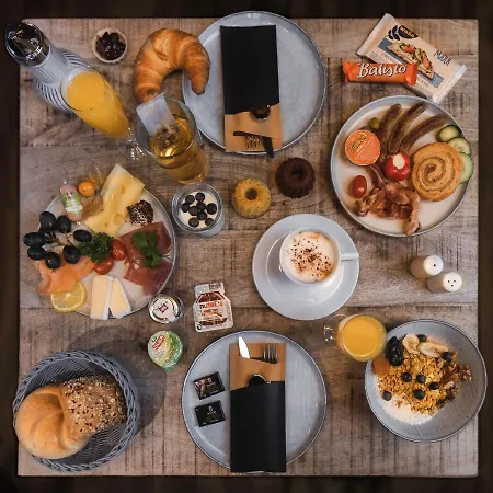 Am Augustinerplatz 4* Colónia