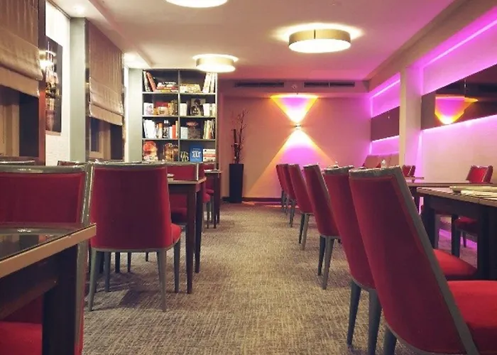 호텔 Am Augustinerplatz 4*