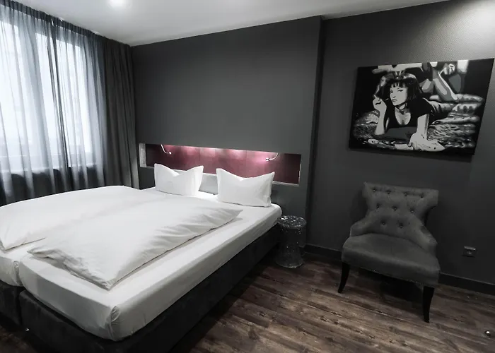 Am Augustinerplatz 4*